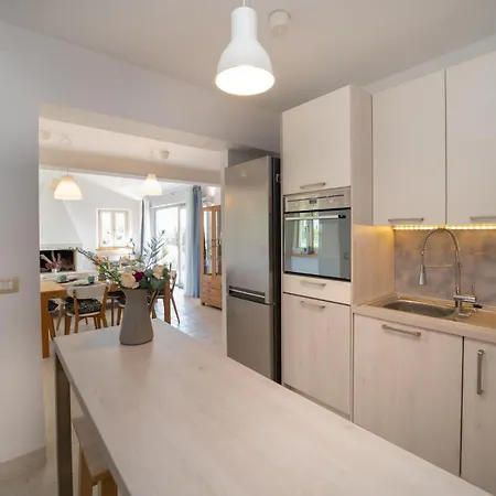 3 Bedroom Amazing In * Momjan