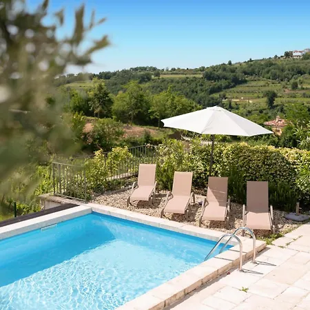 3 Bedroom Amazing In * Momjan